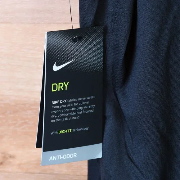 Nike Dri Fit short sleeve training t-shirt (black)- XL - Picture 8 of 13